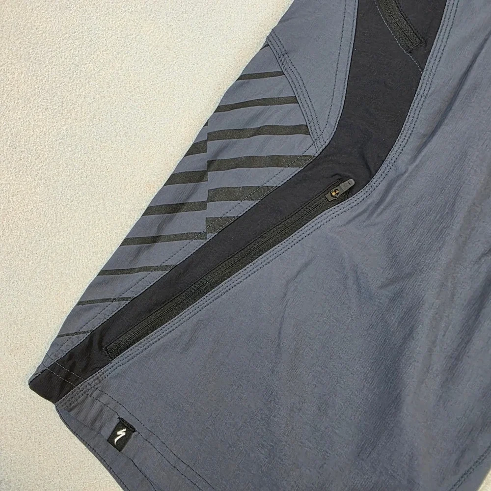Specialized Mens 34 Mountain Bike Shorts Gray Black MTB Cycling Performance Gear